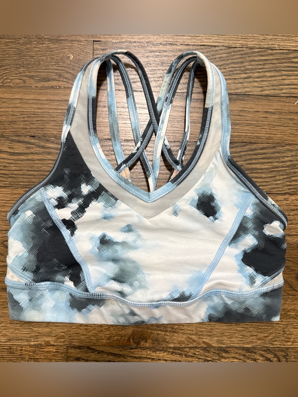 Lululemon SeaWheeze Medium Support Energy Bra Size 4 Ocean Blue Strappy Yoga